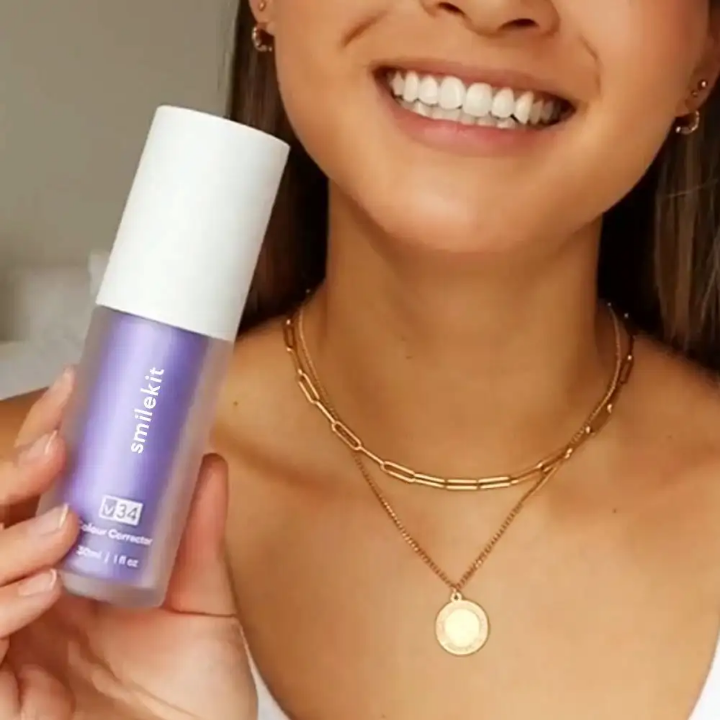 Glory Smile – Le dentifrice violet qui rend vos dents blanches et votre sourire éclatant